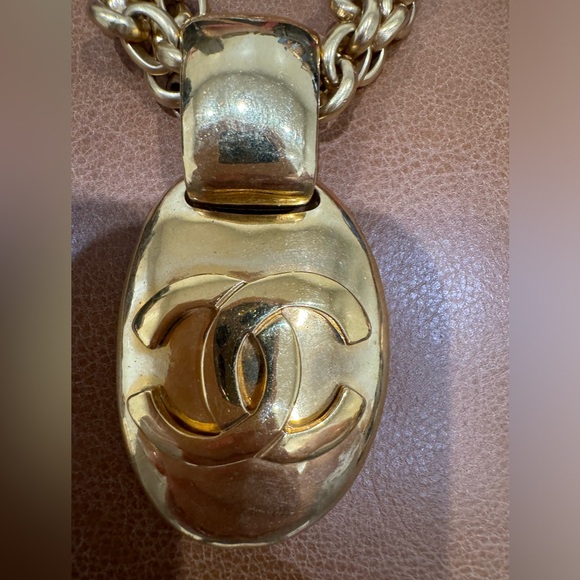 Vintage Chanel CC Gold Chain Necklace - Picture 2 of 6